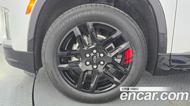 Chevrolet Traverse 3.6 AWD Redline 2023 — фото 5