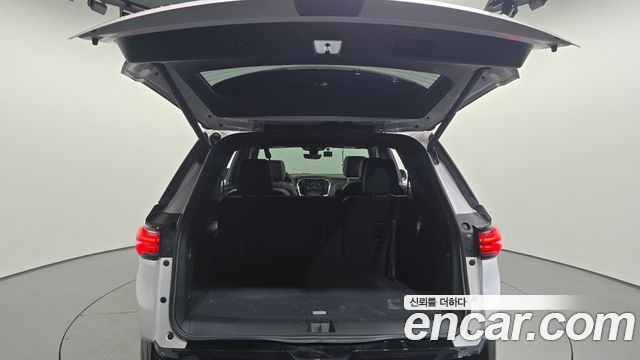 Chevrolet Traverse 3.6 AWD Redline 2023 — фото 20