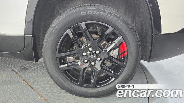 Chevrolet Traverse 3.6 AWD Redline 2023 — фото 21