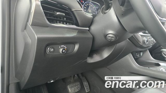 Chevrolet Traverse 3.6 AWD Redline 2023 — фото 28