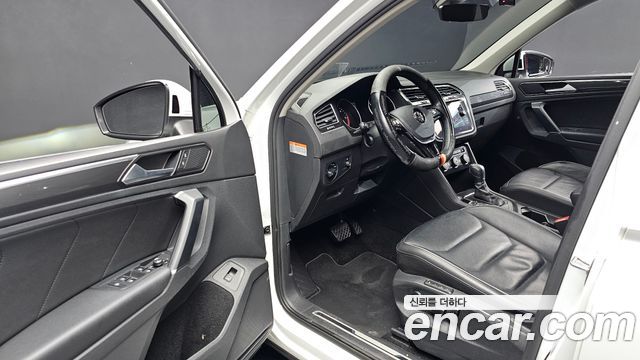 Volkswagen Tiguan (II) 2.0 TDI Prestige 2018 — фото 10