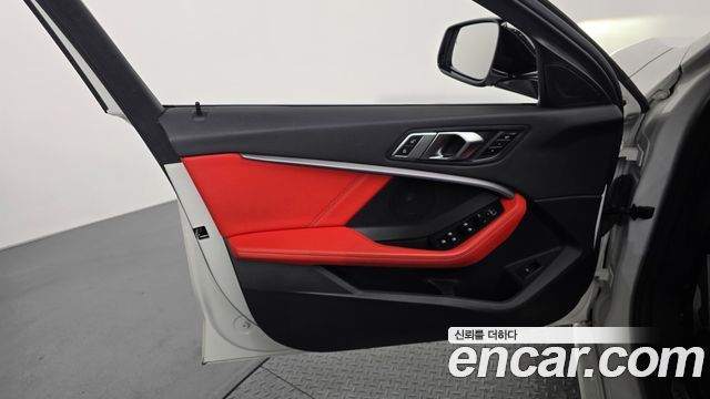BMW 1 Series (F40) M135i xDrive First Edition 2022 — фото 24