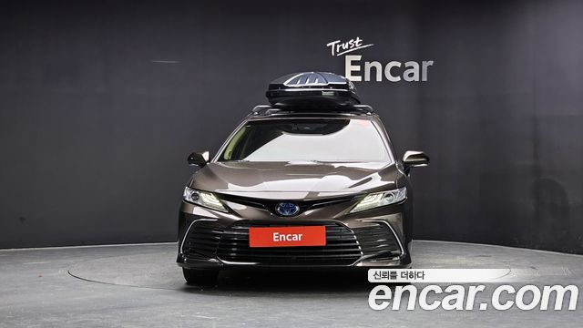 Toyota Camry (XV70) 2.5 XLE Hybrid 2022 — фото 3