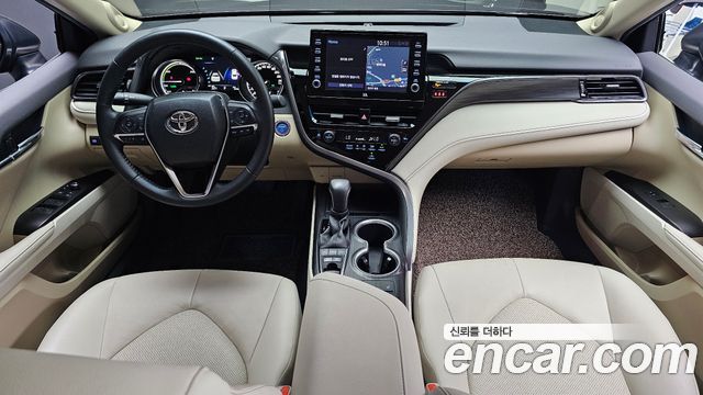 Toyota Camry (XV70) 2.5 XLE Hybrid 2022 — фото 7