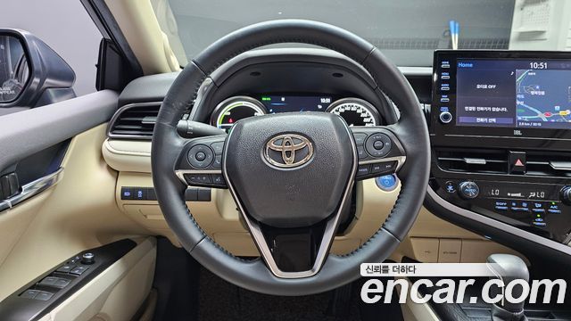 Toyota Camry (XV70) 2.5 XLE Hybrid 2022 — фото 13