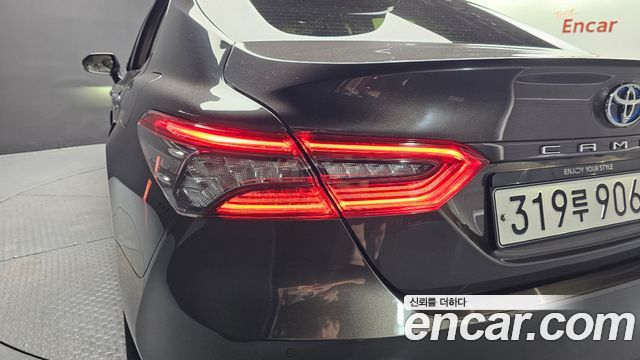 Toyota Camry (XV70) 2.5 XLE Hybrid 2022 — фото 23