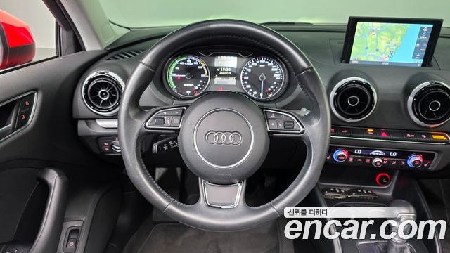 Audi A3 Spotback e-tron 8V 2016 — фото 13