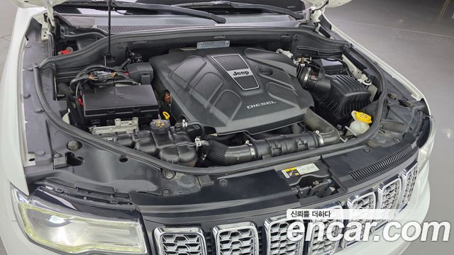 Jeep Grand Cherokee 3.0 Diesel Overland Summit WK2 2018 — фото 6