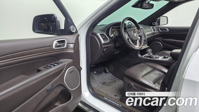 Jeep Grand Cherokee 3.0 Diesel Overland Summit WK2 2018 — фото 10