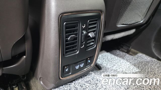 Jeep Grand Cherokee 3.0 Diesel Overland Summit WK2 2018 — фото 18