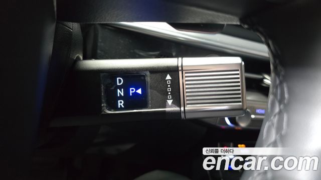 Hyundai Grandeur (GN7) 2,5 Gasoline 2WD Premium 2023 — фото 9