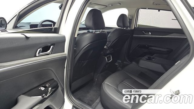 Kia K5 (III) 2.0 Noblesse 2024 — фото 26