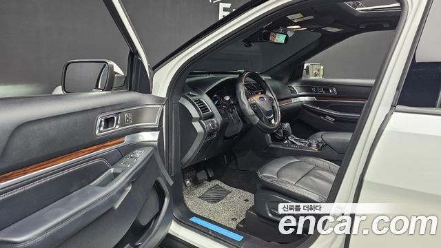 Ford Explorer 2.3 Limited 4WD 5th 2019 — фото 10