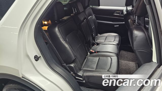 Ford Explorer 2.3 Limited 4WD 5th 2019 — фото 12