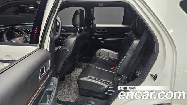 Ford Explorer 2.3 Limited 4WD 5th 2019 — фото 13