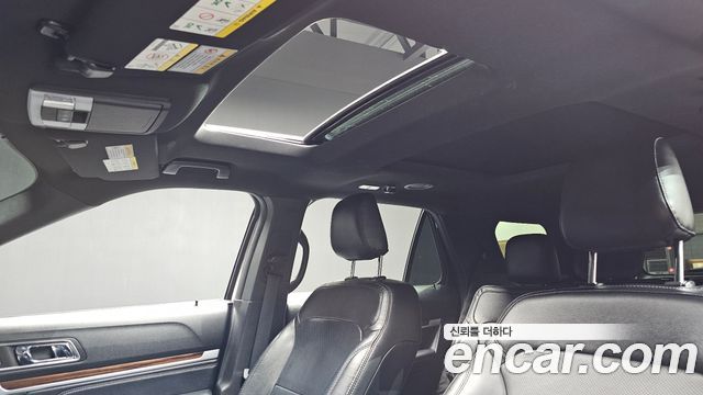 Ford Explorer 2.3 Limited 4WD 5th 2019 — фото 19