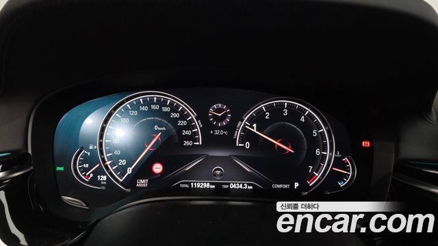 BMW 5 Series (G30) 520i Luxury 2018 — фото 8