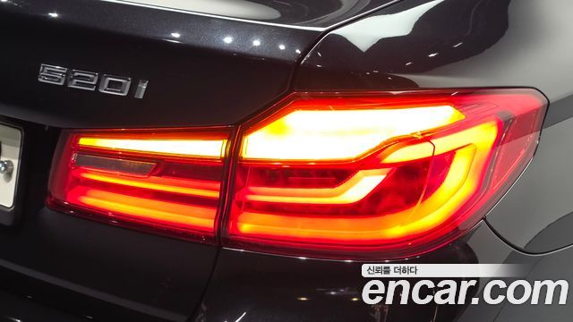 BMW 5 Series (G30) 520i Luxury 2018 — фото 23