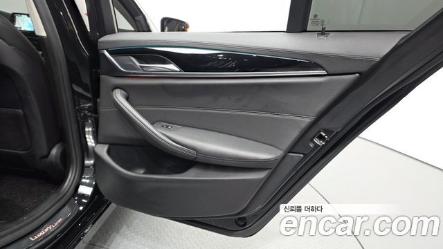 BMW 5 Series (G30) 520i Luxury 2018 — фото 25
