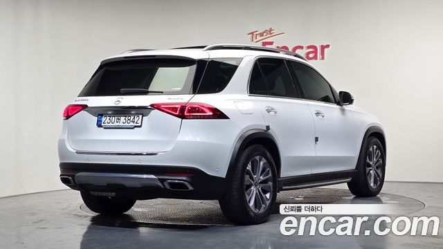 Mercedes-Benz GLE-Class (W167) GLE300d 4MATIC 2023 — фото 2