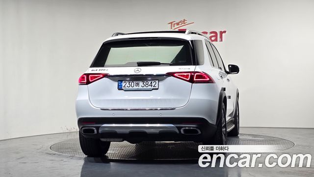 Mercedes-Benz GLE-Class (W167) GLE300d 4MATIC 2023 — фото 4
