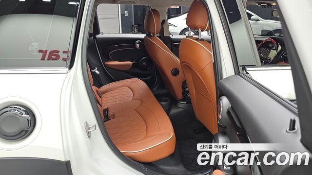 MINI Cooper S 5Door Classic Third Generation 2024 — фото 16