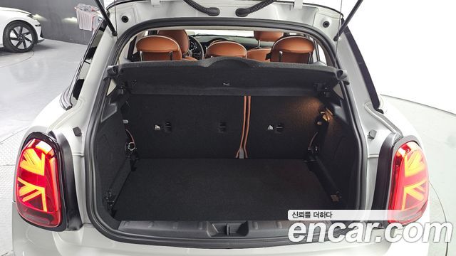 MINI Cooper S 5Door Classic Third Generation 2024 — фото 24