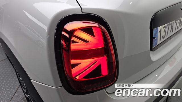 MINI Cooper S 5Door Classic Third Generation 2024 — фото 29