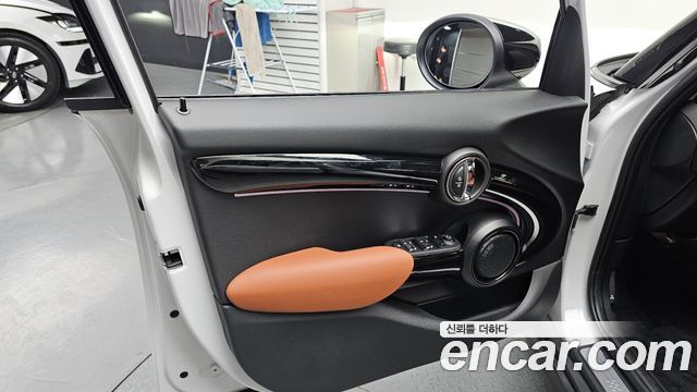 MINI Cooper S 5Door Classic Third Generation 2024 — фото 30