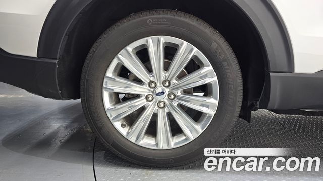 Ford Explorer (VI) 2.3 LimIted 4WD 2023 — фото 5