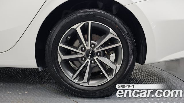 Kia K3 (II) 1.6 Prestige 2022 — фото 21
