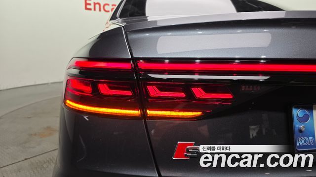 Audi S8 (D5) 4.0 TFSI Quattro LWB 2021 — фото 23