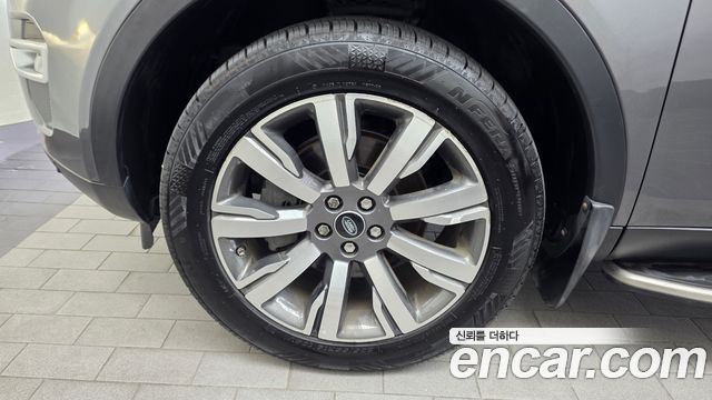 Land Rover Discovery Sport 2.0 TD4 HSE Luxury 2017 — фото 5