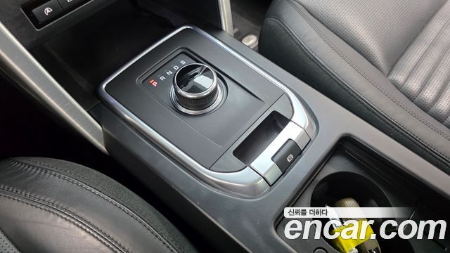Land Rover Discovery Sport 2.0 TD4 HSE Luxury 2017 — фото 9