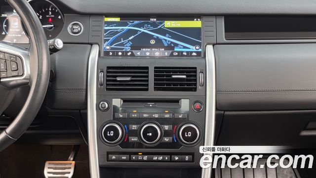 Land Rover Discovery Sport 2.0 TD4 HSE Luxury 2017 — фото 18