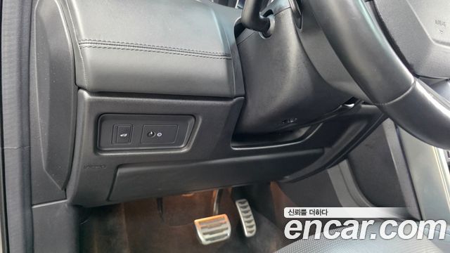 Land Rover Discovery Sport 2.0 TD4 HSE Luxury 2017 — фото 20