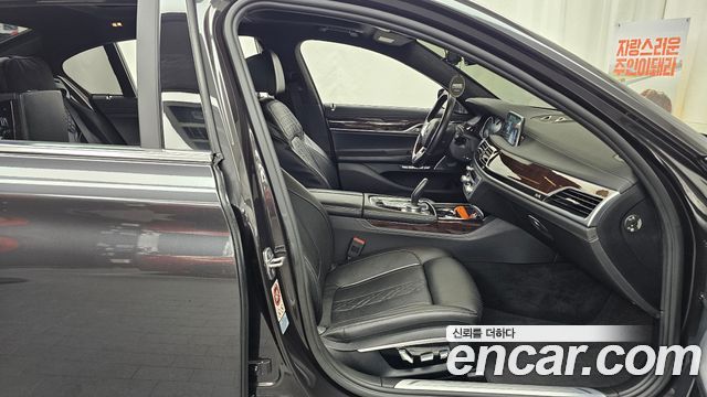 BMW 7 Series (G11) 750Li xDrive 2016 — фото 11