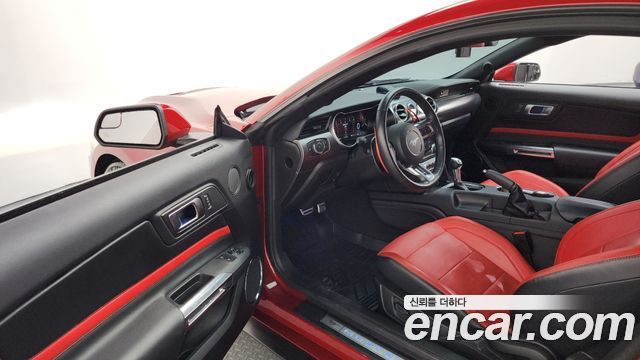 Ford Mustang GT Coupe 2020 — фото 10