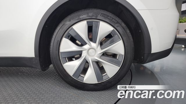 Tesla Model Y Long Range AWD 2021 — фото 21