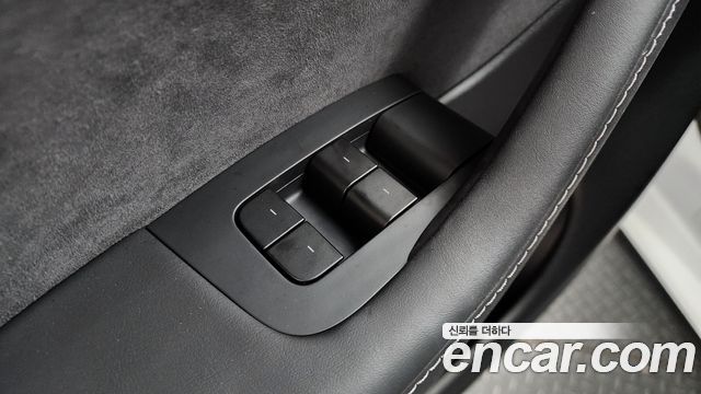 Tesla Model Y Long Range AWD 2021 — фото 28