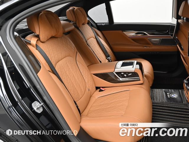 BMW 7 Series (G11) 745Le iPerformance Design Pure Excellence 2021 — фото 7