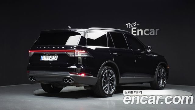 Lincoln Aviator (II) 3.0 Reserve  AWD 2022 — фото 2