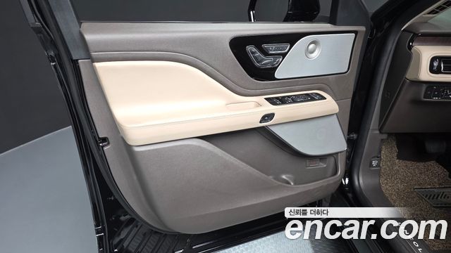 Lincoln Aviator (II) 3.0 Reserve  AWD 2022 — фото 24
