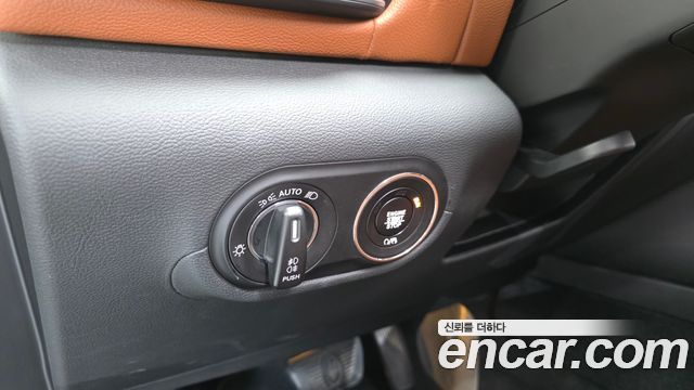Maserati Levante 3.0 AWD 2020 — фото 17