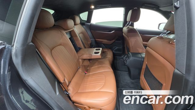 Maserati Levante 3.0 AWD 2020 — фото 23