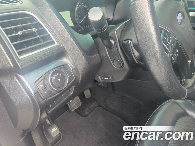 Ford Explorer 2.3 Limited 4WD 5th 2017 — фото 18