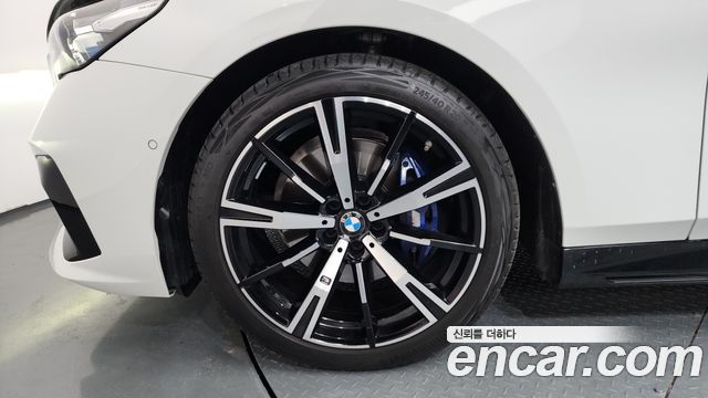 BMW 5 Series (G60) 530i xDrive M Sport 2026 — фото 5