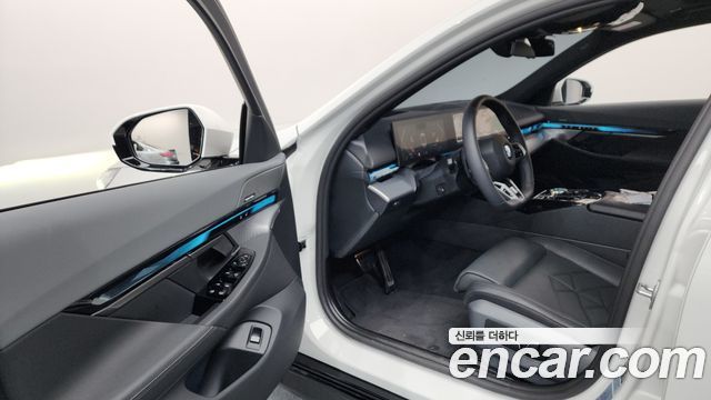 BMW 5 Series (G60) 530i xDrive M Sport 2026 — фото 10