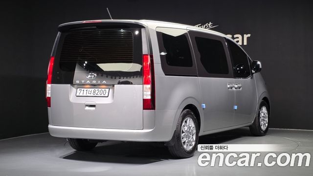 Hyundai Staria Tourer 11-Seater Modern 2022 — фото 2