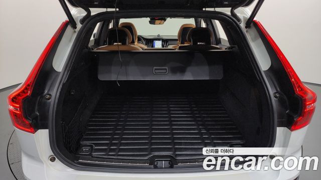 Volvo XC60 (II) D4 Inscription 2018 — фото 20